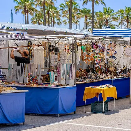 Semesterbostad Spacious Beachfront Town House In With Fully Equipped Kitchen, Pools, Garden, Sea View Estepona