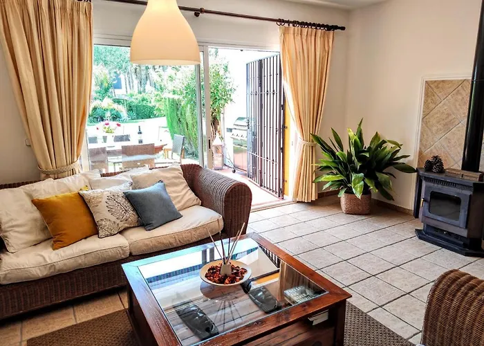 Holiday home Spacious Beachfront Town House In With Fully Equipped Kitchen, Pools, Garden, Sea View