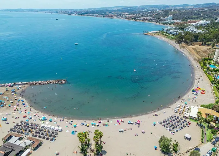 Spacious Beachfront Town House In With Fully Equipped Kitchen, Pools, Garden, Sea View Estepona