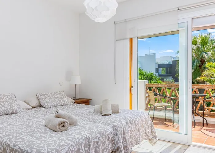 Holiday home Spacious Beachfront Town House In With Fully Equipped Kitchen, Pools, Garden, Sea View Estepona