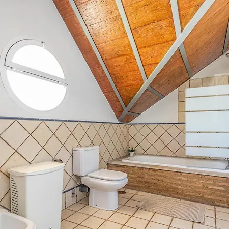 Spacious Beachfront Town House In With Fully Equipped Kitchen, Pools, Garden, Sea View * Estepona